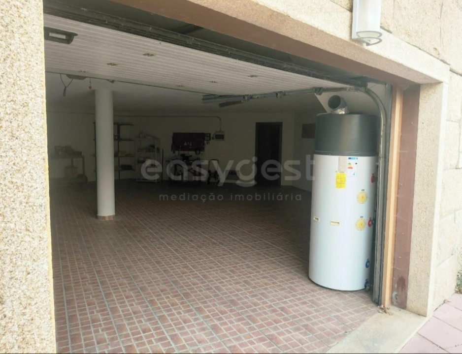 Moradia T4 para Venda em Baçal Foto 38