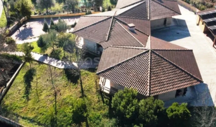 Moradia T4 para Venda em Baçal Foto 6