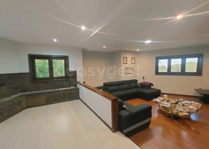 Moradia T4 para Venda em Baçal Foto 11