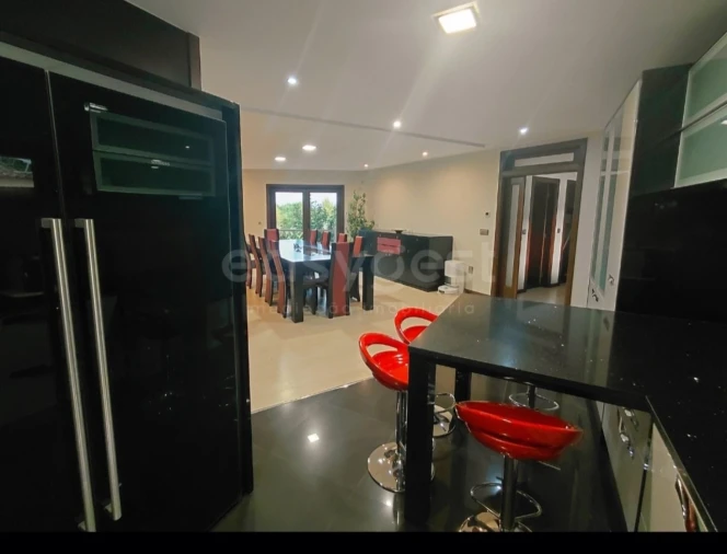 Moradia T4 para Venda em Baçal Foto 13