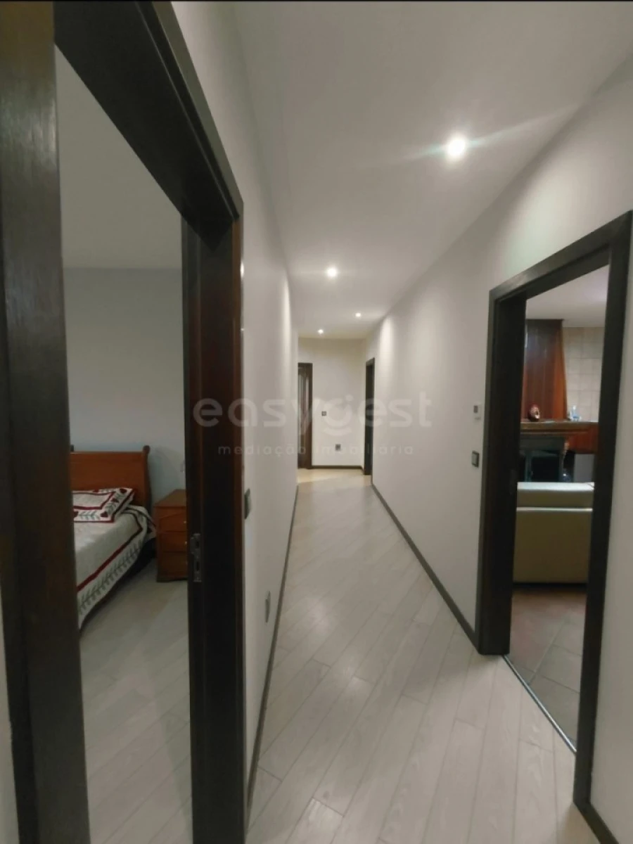 Moradia T4 para Venda em Baçal Foto 27