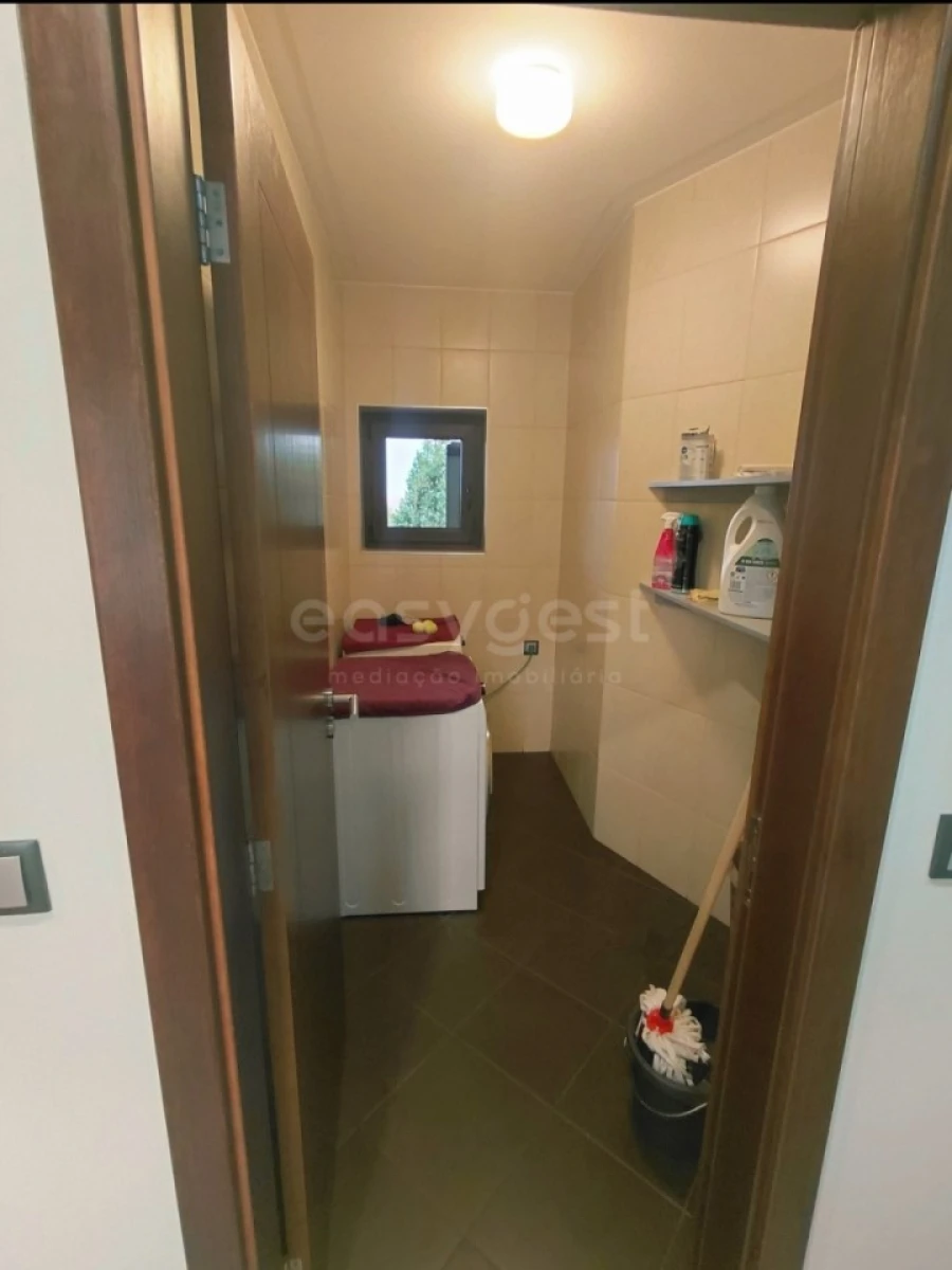 Moradia T4 para Venda em Baçal Foto 33