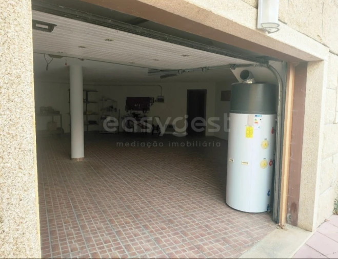 Moradia T4 para Venda em Baçal Foto 38