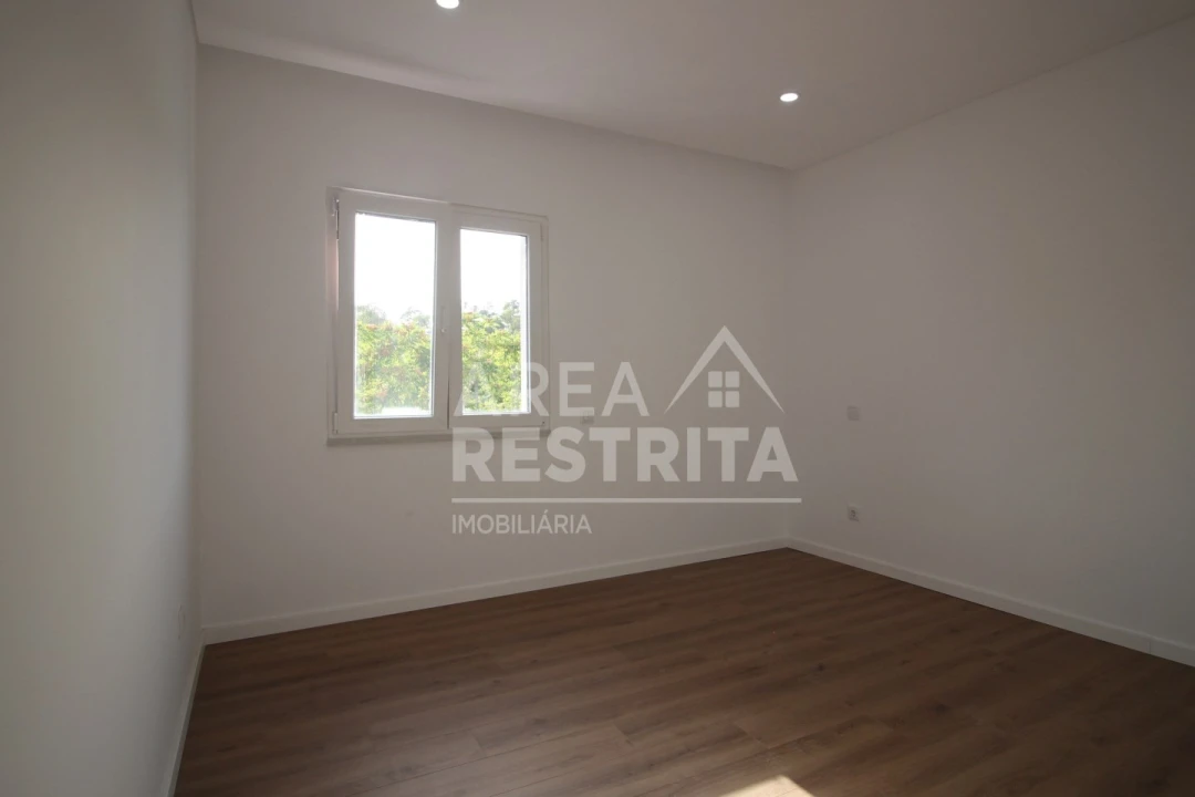 Moradia T3 para Venda em Seixal, Arrentela e Aldeia de Paio Pires Foto 9