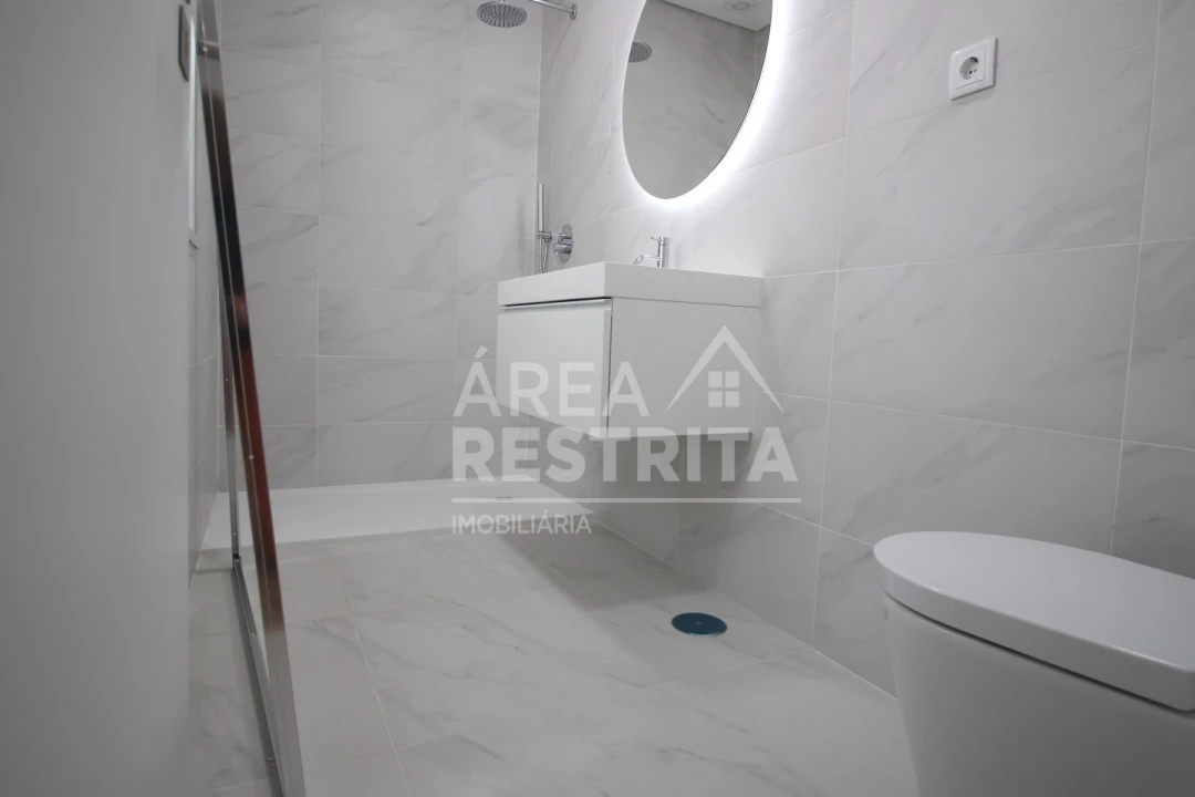 Moradia T3 para Venda em Seixal, Arrentela e Aldeia de Paio Pires Foto 13