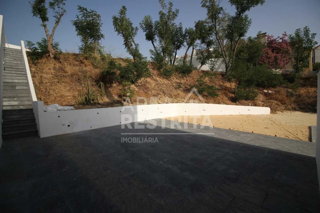 Moradia T3 para Venda em Seixal, Arrentela e Aldeia de Paio Pires Foto 23