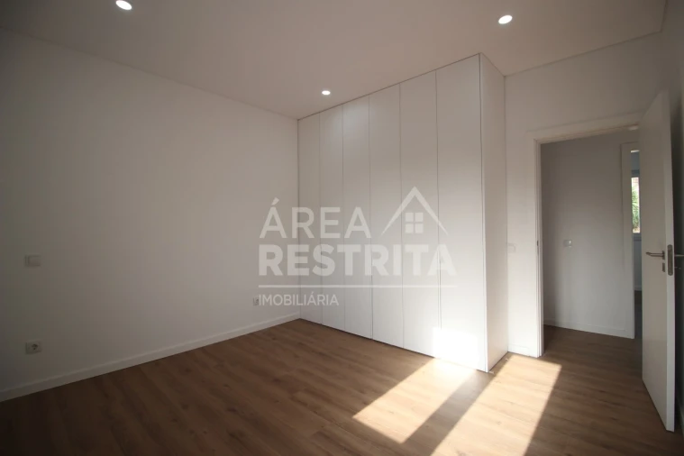 Moradia T3 para Venda em Seixal, Arrentela e Aldeia de Paio Pires Foto 8