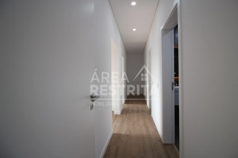 Moradia T3 para Venda em Seixal, Arrentela e Aldeia de Paio Pires Foto 16