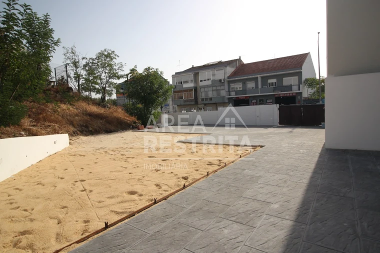 Moradia T3 para Venda em Seixal, Arrentela e Aldeia de Paio Pires Foto 27