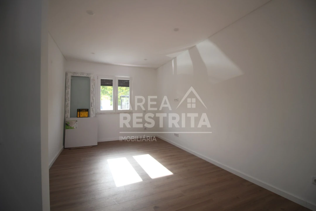 Moradia T3 para Venda em Seixal, Arrentela e Aldeia de Paio Pires Foto 11