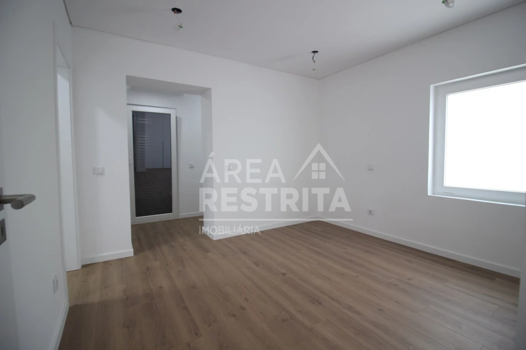 Moradia T3 para Venda em Seixal, Arrentela e Aldeia de Paio Pires Foto 14