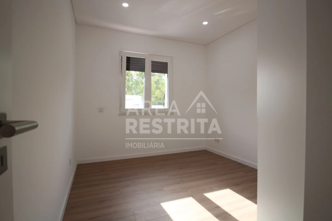 Moradia T3 para Venda em Seixal, Arrentela e Aldeia de Paio Pires Foto 20