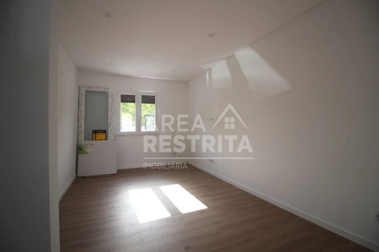 Moradia T3 para Venda em Seixal, Arrentela e Aldeia de Paio Pires Foto 11