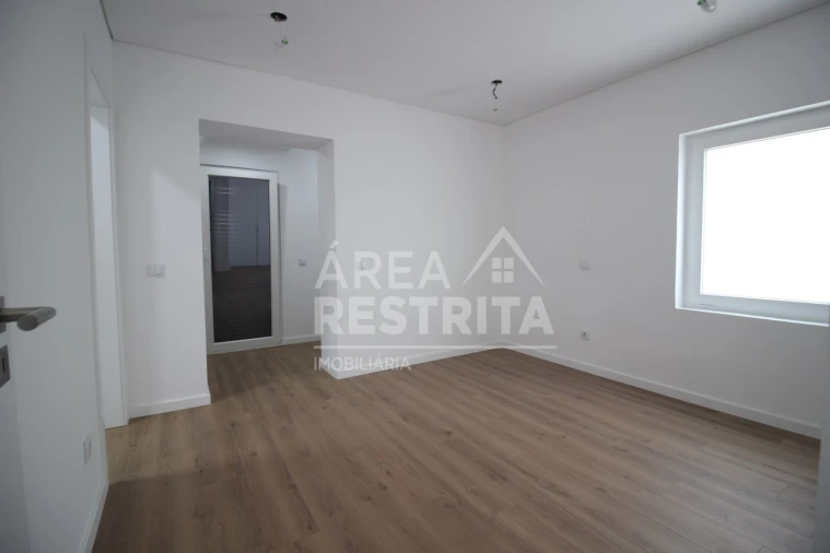 Moradia T3 para Venda em Seixal, Arrentela e Aldeia de Paio Pires Foto 14