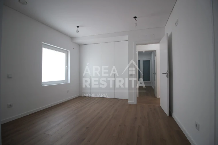 Moradia T3 para Venda em Seixal, Arrentela e Aldeia de Paio Pires Foto 22