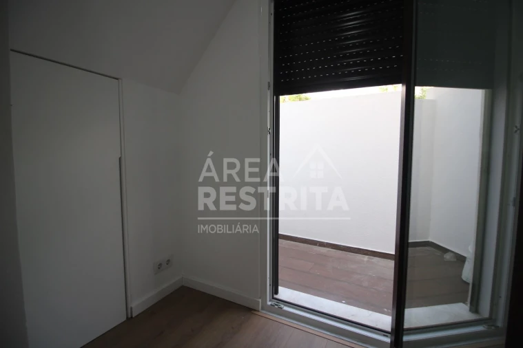 Moradia T3 para Venda em Seixal, Arrentela e Aldeia de Paio Pires Foto 33