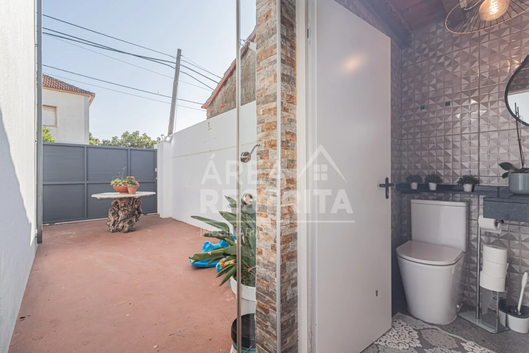 Moradia T4 para Venda em Fernao Ferro Foto 63