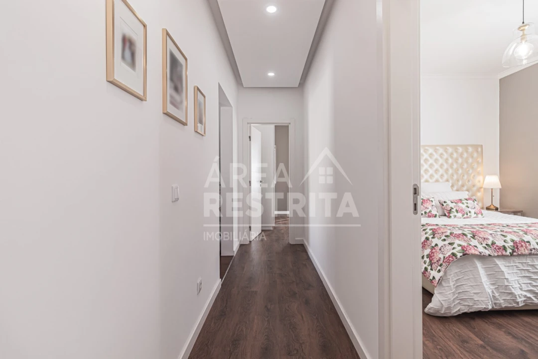 Moradia T4 para Venda em Fernao Ferro Foto 49
