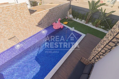 Moradia T4 para Venda em Fernao Ferro