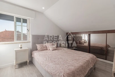 Moradia T4 para Venda em Fernao Ferro