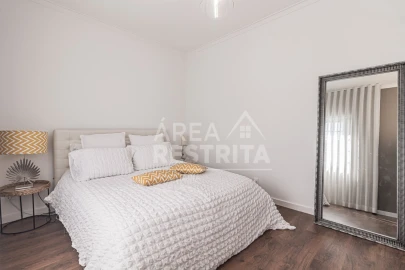 Moradia T4 para Venda em Fernao Ferro