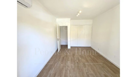 Apartamento T1 para Arrendamento em Cascais e Estoril