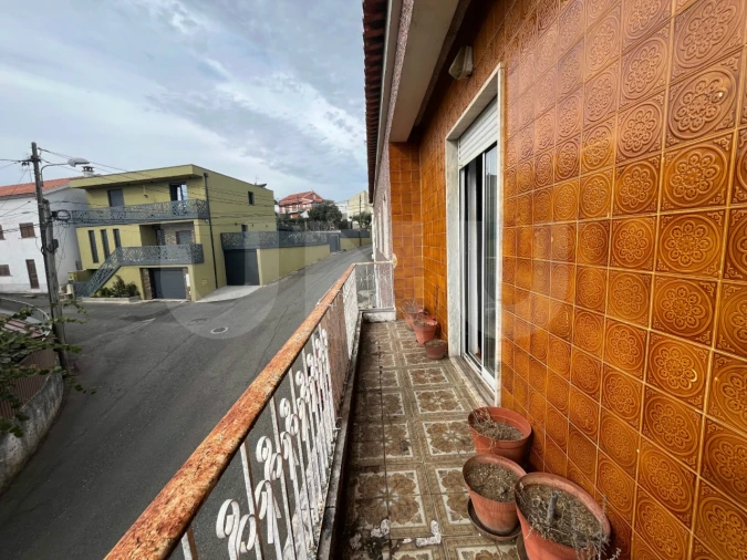 Moradia T4 para Venda em Peso e Vales do Rio Foto 12