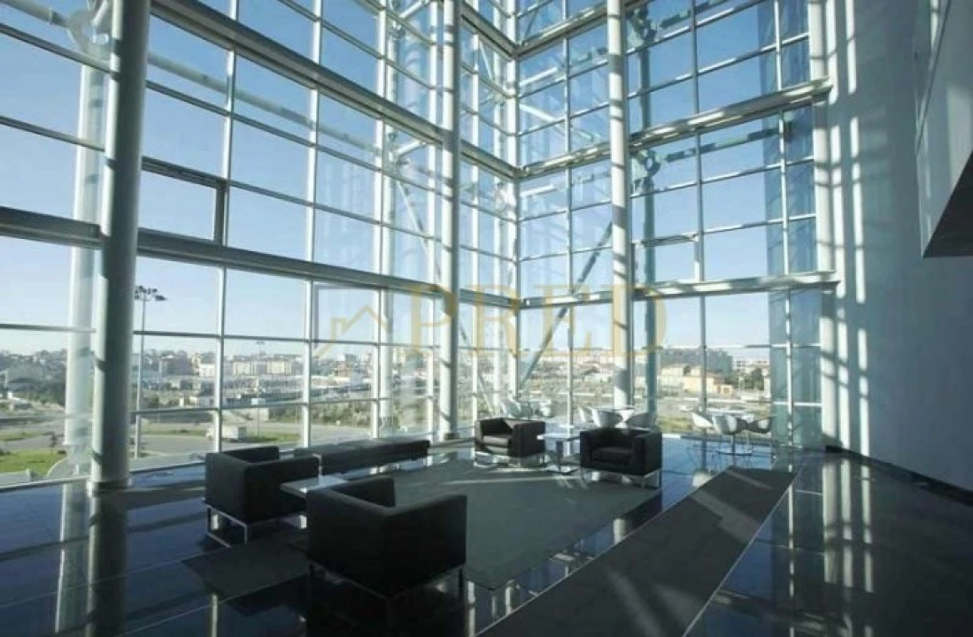 Escritório para Arrendamento em Santa Marinha e São Pedro da Afurada Foto 9