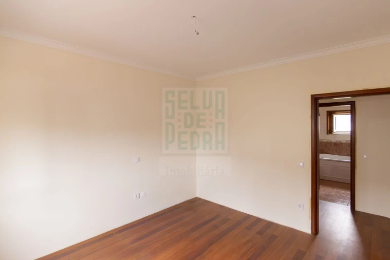 Moradia T3 para Venda em Nine Foto 12