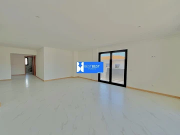 Apartamento T3 para Venda em Arco de Baúlhe e Vila Nune