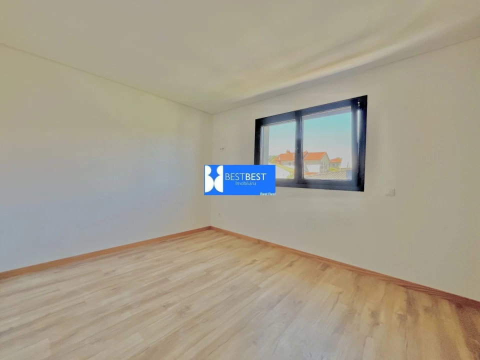 Apartamento T3 para Venda em Arco de Baúlhe e Vila Nune Foto 3