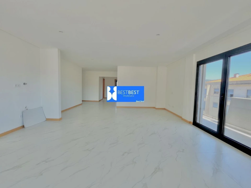 Apartamento T3 para Venda em Arco de Baúlhe e Vila Nune Foto 5