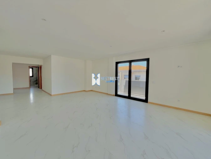 Apartamento T3 para Venda em Arco de Baúlhe e Vila Nune Foto 3