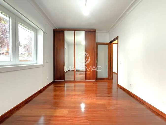 Apartamento T3 para Venda em Oliveira do Douro Foto 12