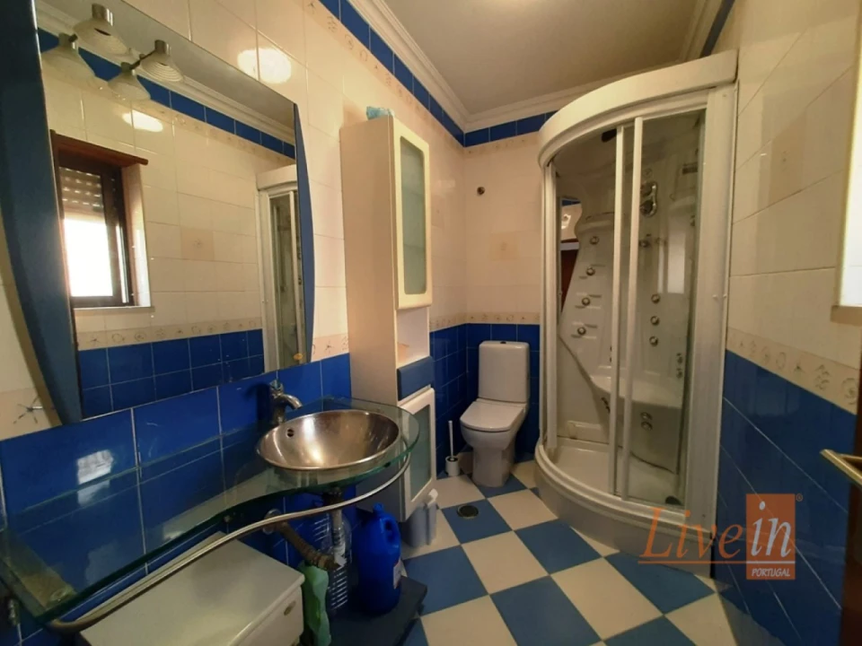 Moradia T3 para Arrendamento em Carvoeira Foto 5