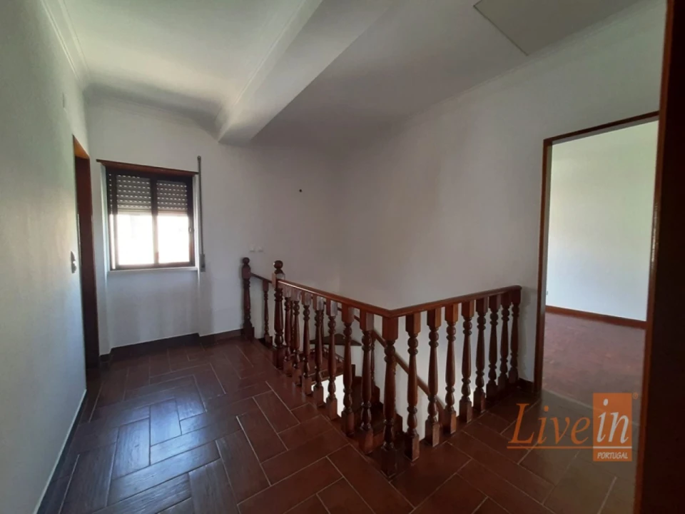 Moradia T3 para Arrendamento em Carvoeira Foto 16