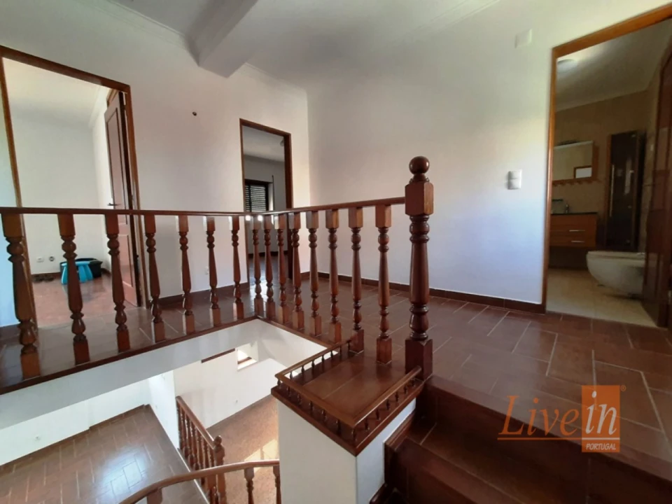 Moradia T3 para Arrendamento em Carvoeira Foto 23