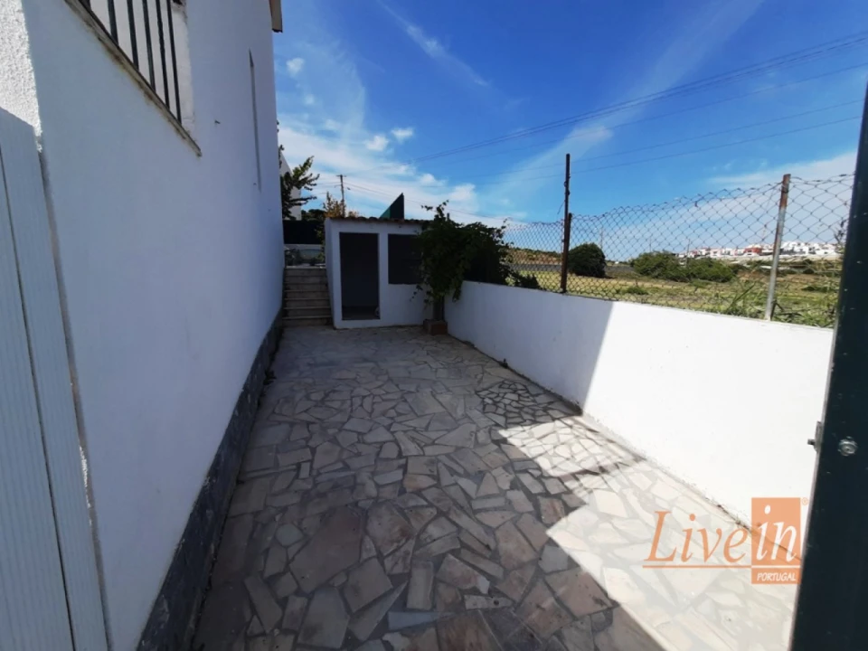 Moradia T3 para Arrendamento em Carvoeira Foto 26