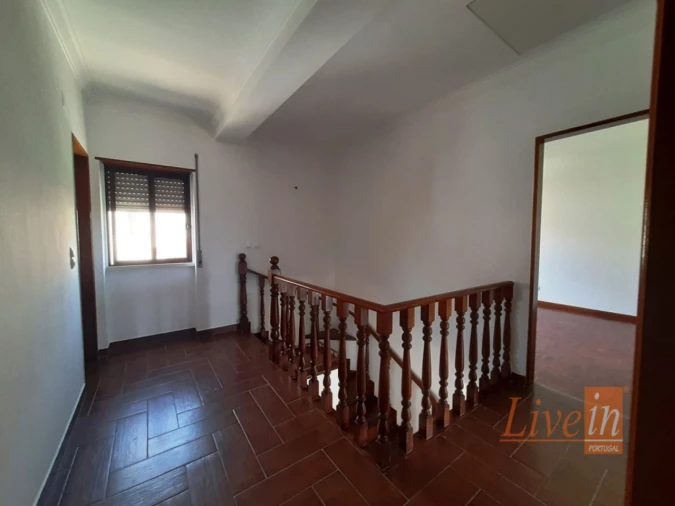 Moradia T3 para Arrendamento em Carvoeira Foto 16