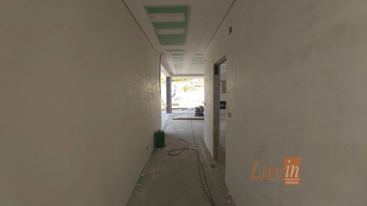 Moradia T4 para Venda em Azueira e Sobral da Abelheira Foto 9