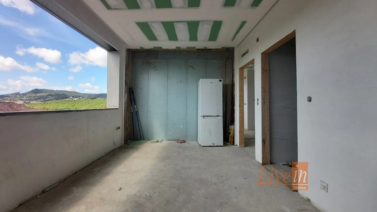 Moradia T4 para Venda em Azueira e Sobral da Abelheira Foto 19