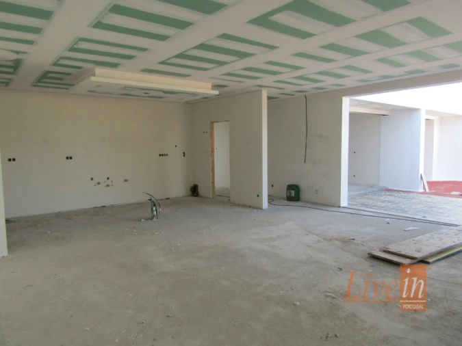 Moradia T4 para Venda em Azueira e Sobral da Abelheira Foto 12