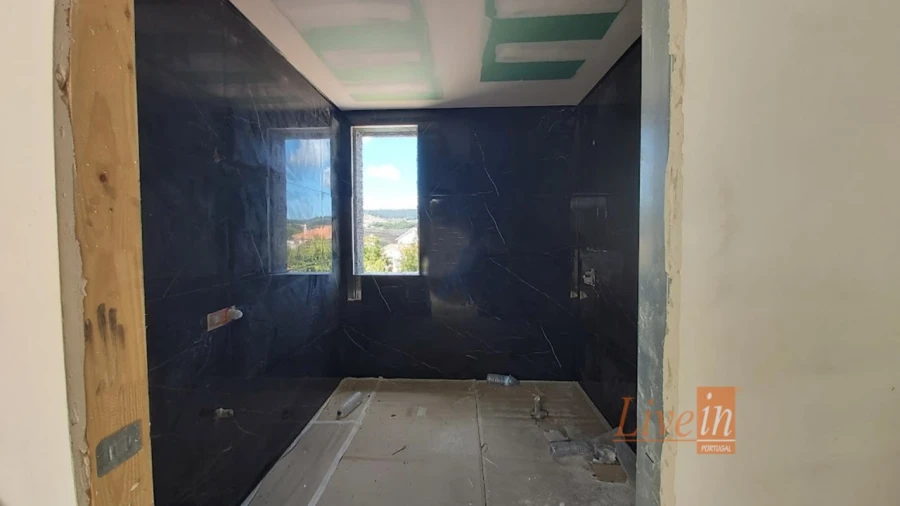 Moradia T4 para Venda em Azueira e Sobral da Abelheira Foto 28