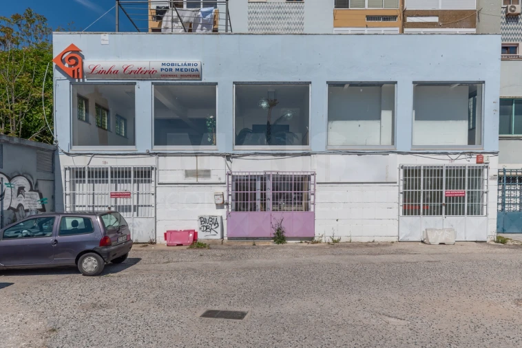 Loja para Arrendamento em Almada, Cova da Piedade, Pragal e Cacilhas Foto 2