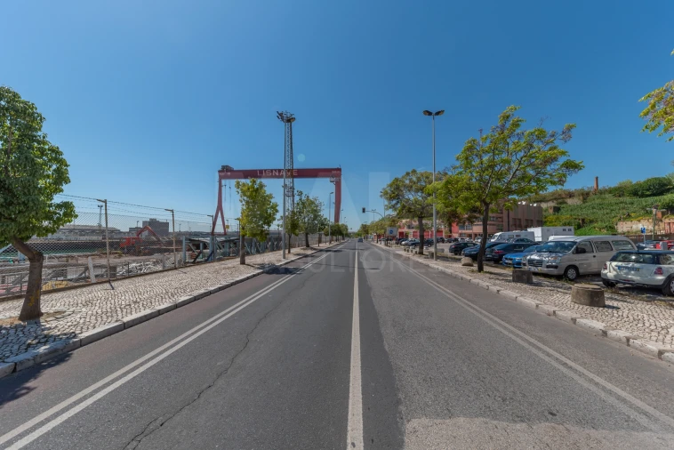 Loja para Arrendamento em Almada, Cova da Piedade, Pragal e Cacilhas Foto 4