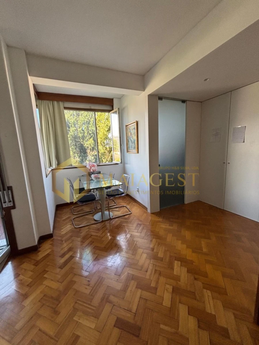 Apartamento T1 para Arrendamento em Paranhos Foto 6