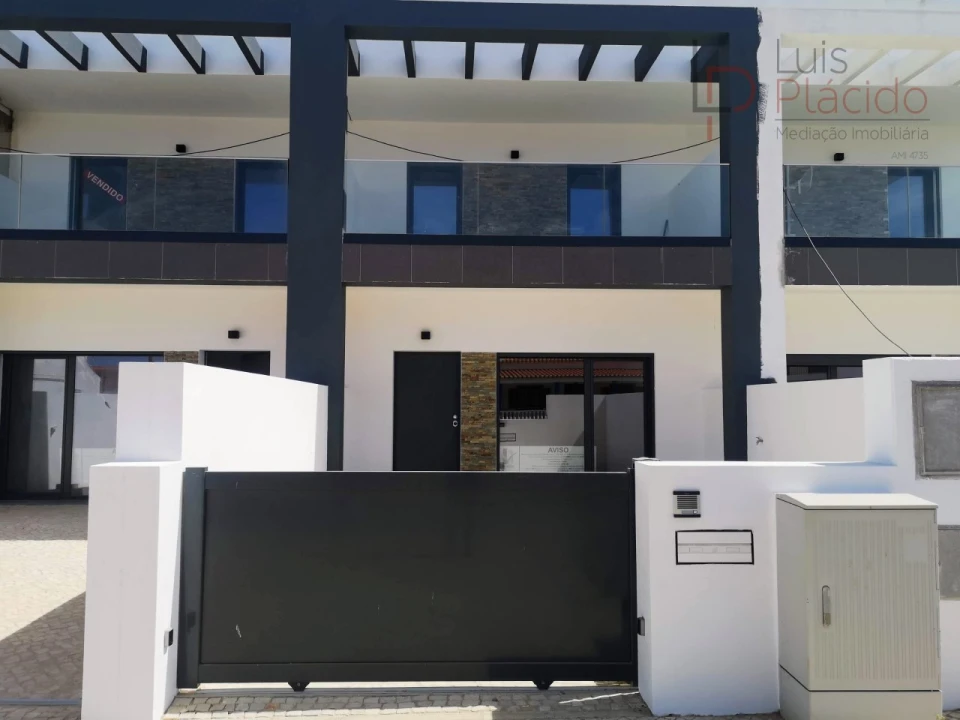 Moradia T2 para Venda em Longueira/Almograve Foto 4