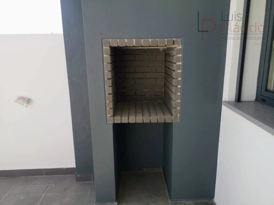 Moradia T2 para Venda em Longueira/Almograve Foto 15