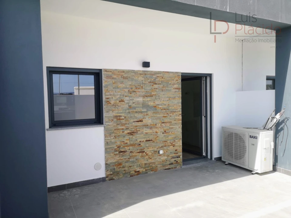 Moradia T2 para Venda em Longueira/Almograve Foto 16