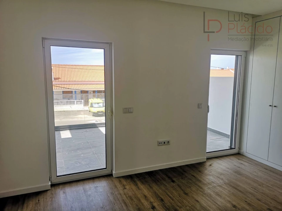 Moradia T2 para Venda em Longueira/Almograve Foto 26